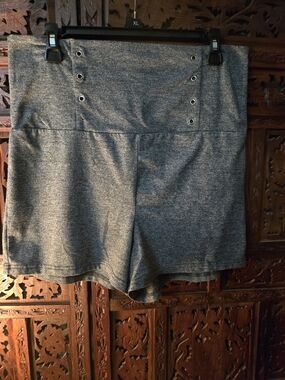 High-Waist Gray Women's Shorts with Eyelet Detail